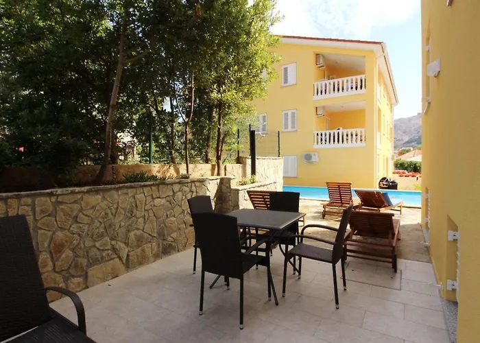 In Mit Gemeinsamem Pool Und Grill By Interhome * Baška